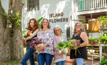 Island Flower & Garden 