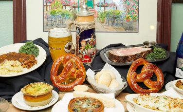 Villa Europa Restaurant & Villa Wagen Food Truck